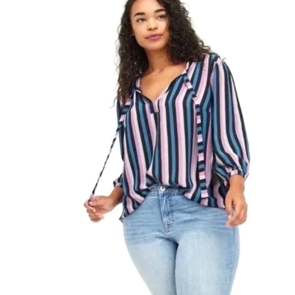 🎉SALE🎉🆕🌺TORRID Beautiful Striped Top🌺